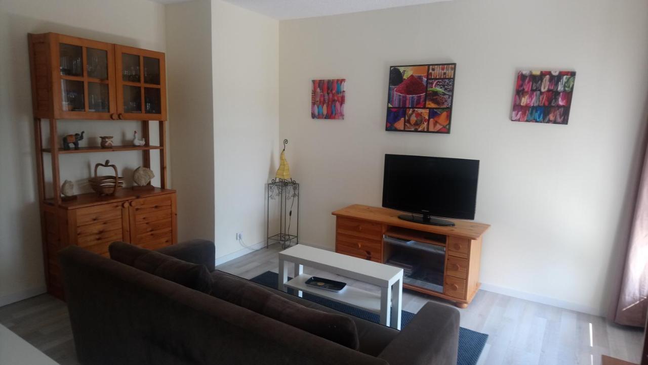 Hotel Logement dans une pinède à Lambesc Extérieur photo