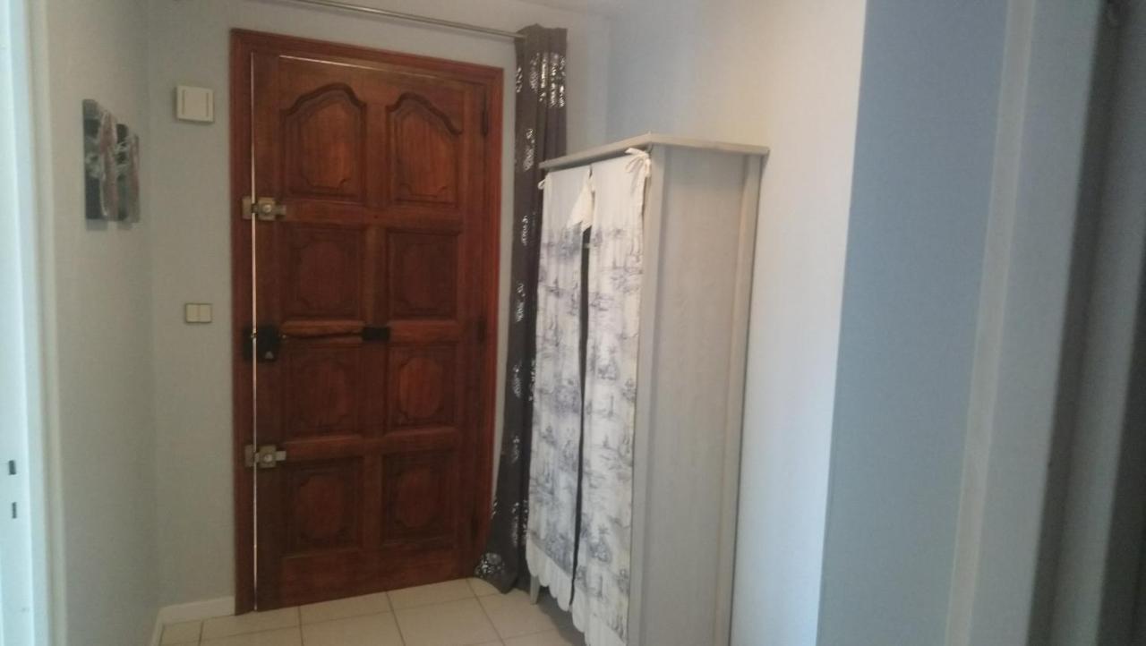 Hotel Logement dans une pinède à Lambesc Extérieur photo